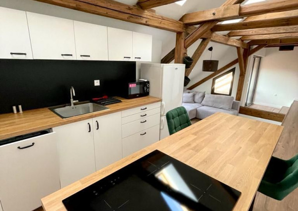 Prenájom 2izb.byt 80m2, pod Hradom, terasa, parkovacie miesto