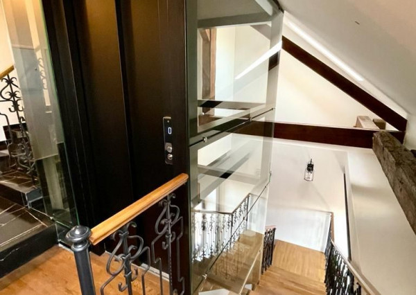 Prenájom 2izb.byt 80m2, pod Hradom, terasa, parkovacie miesto