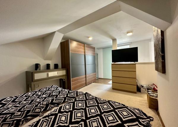 Prenájom 2 izbový byt v rodinnom dome, kompletne zariadený, záhrada