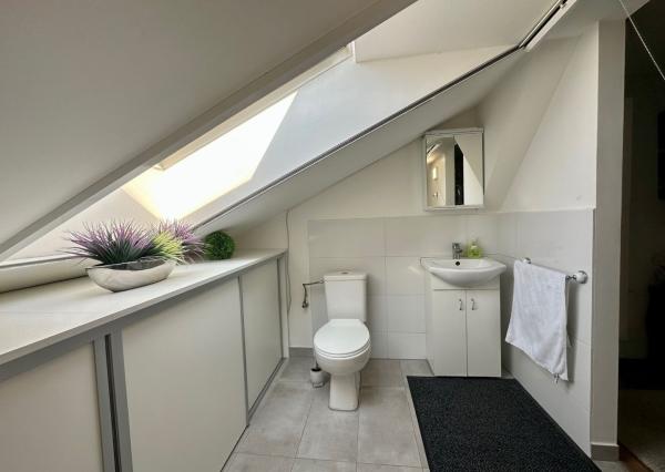 Prenájom 2 izbový byt v rodinnom dome, kompletne zariadený, záhrada