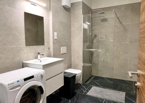 Prenájom nadštandardný 2 izbový byt, novostavba, 1x garážové státie