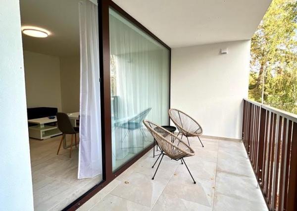 Prenájom nadštandardný 2 izbový byt, novostavba, 1x garážové státie