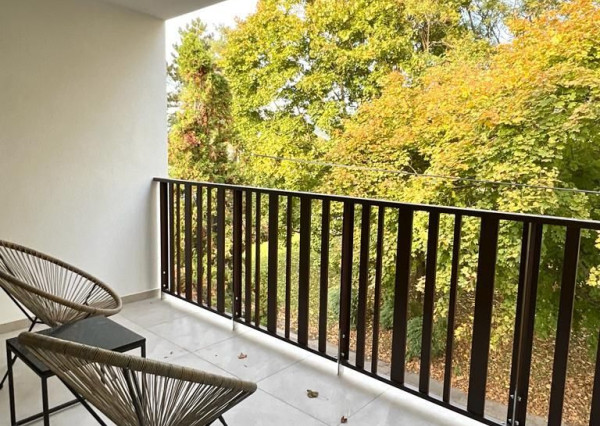 Prenájom novostavba 4izb.byt 99m2, centrum, 2 garážové státia