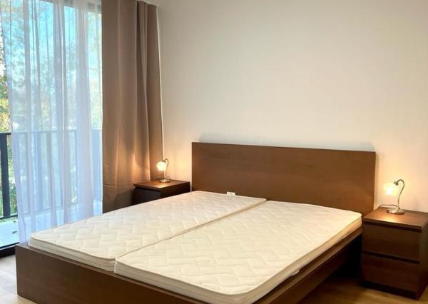 Prenájom novostavba 4izb.byt 99m2, centrum, 2 garážové státia