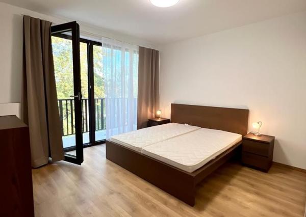 Prenájom novostavba 4izb.byt 99m2, centrum, 2 garážové státia