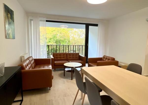 Prenájom novostavba 4izb.byt 99m2, centrum, 2 garážové státia