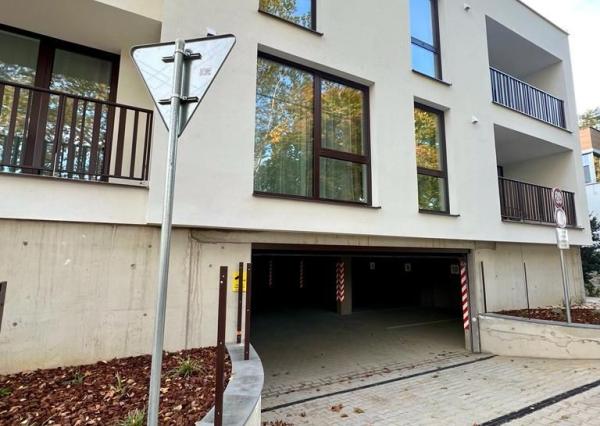 Prenájom novostavba 4izb.byt 99m2, centrum, 2 garážové státia