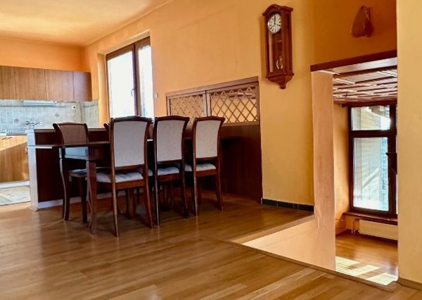 Prenájom veľký 5 izbový rodinný dom, Zobor, 9,6á pozemok