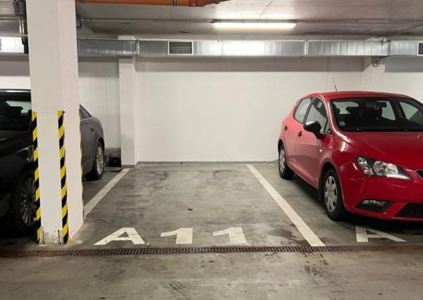 Prenájom 2 izbový byt, veľký balkón, novostavba, garážové státie