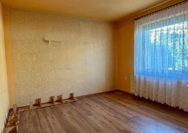 Prenájom veľký 5 izbový rodinný dom, Zobor, 9,6á pozemok