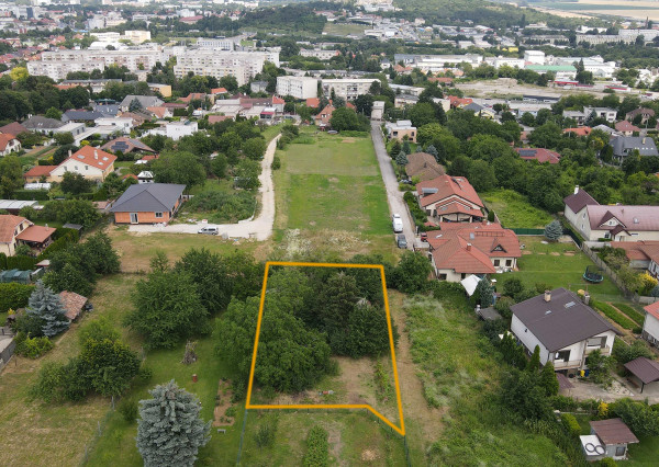 Predaj stavebný pozemok, 7,4 á, Čermáň