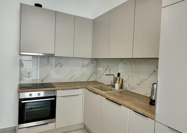 Exkluzívny 2izbový byt na prenájom, historické centrum mesta NR