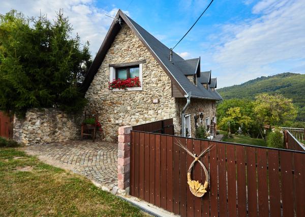 Predaj kamenná chalupa Jedľové Kostoľany, pozemok 15á EXKLUZÍVNE!