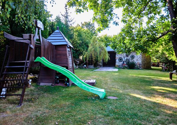 Predaj kamenná chalupa Jedľové Kostoľany, pozemok 15á EXKLUZÍVNE!