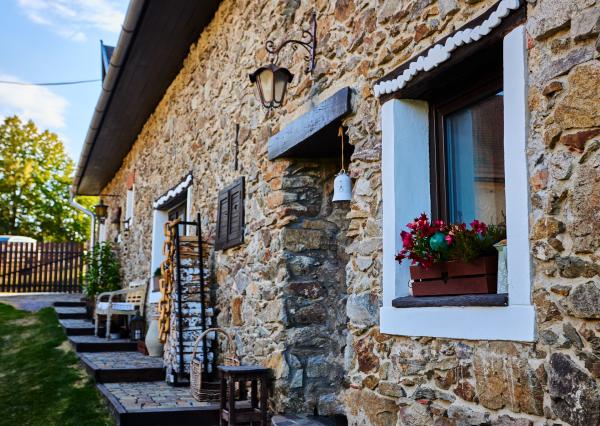 Predaj kamenná chalupa Jedľové Kostoľany, pozemok 15á EXKLUZÍVNE!