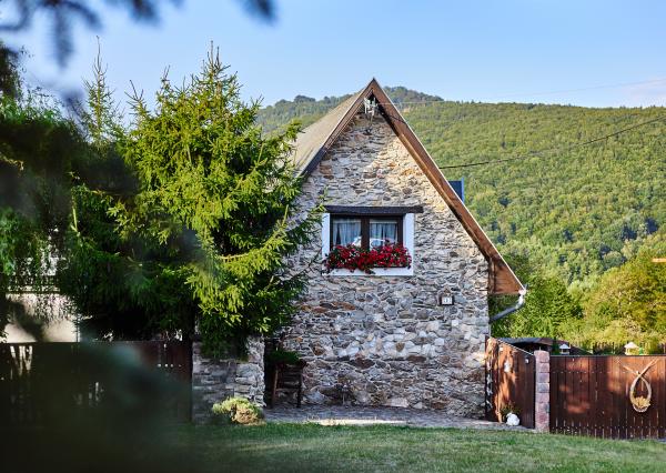 Predaj kamenná chalupa Jedľové Kostoľany, pozemok 15á EXKLUZÍVNE!