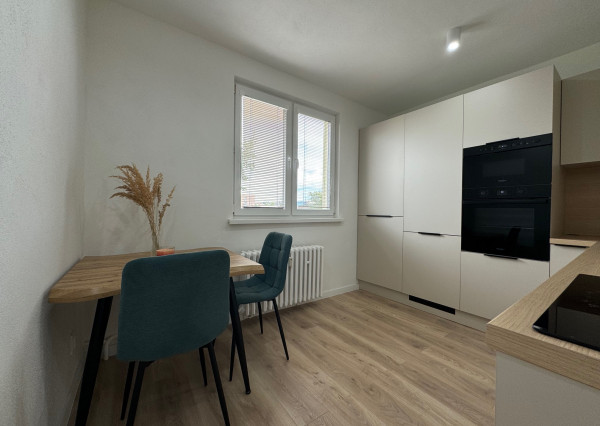 Prenájom krásny 2 izbový byt, kompletne zariadený, centrum mesta