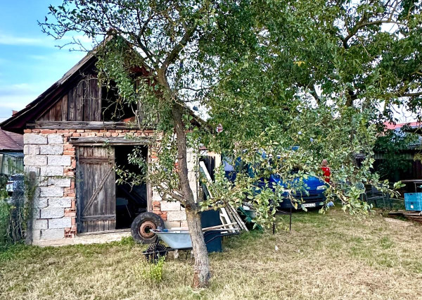 Predaj 3 izbový rodinný dom, pozemok 16á, Nitra
