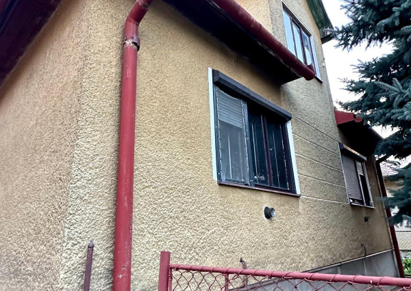 Predaj 3 izbový rodinný dom, pozemok 16á, Nitra