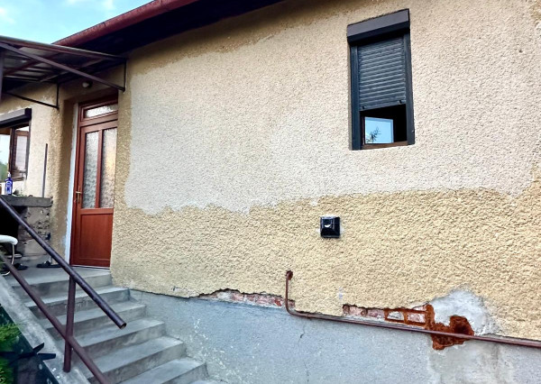 Predaj 3 izbový rodinný dom, pozemok 16á, Nitra