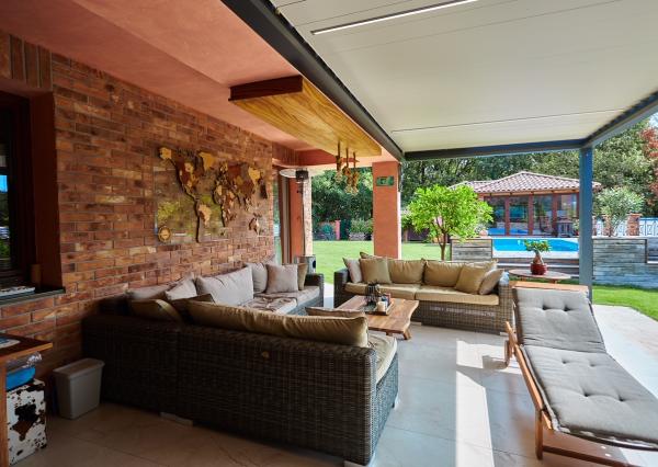 Prenájom nadštandardný 4 izbový rodinný dom, garáž, bazén