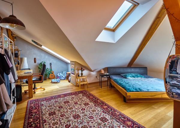 Prenájom nadštandardný 4 izbový rodinný dom, garáž, bazén