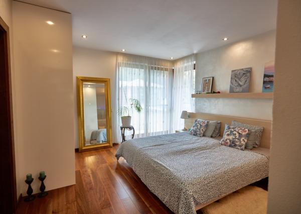 Prenájom nadštandardný 4 izbový rodinný dom, garáž, bazén