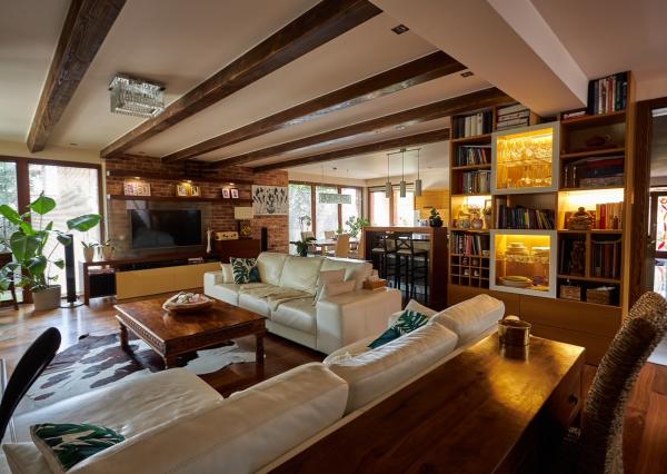 Prenájom nadštandardný 4 izbový rodinný dom, garáž, bazén