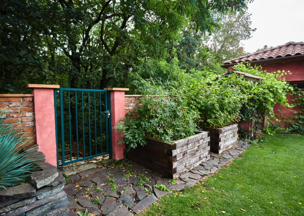 Prenájom nadštandardný 4 izbový rodinný dom, garáž, bazén