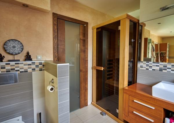 Prenájom nadštandardný 4 izbový rodinný dom, garáž, bazén