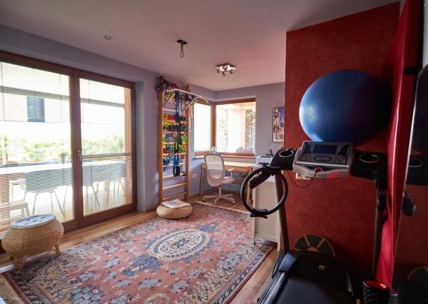 Prenájom nadštandardný 4 izbový rodinný dom, garáž, bazén