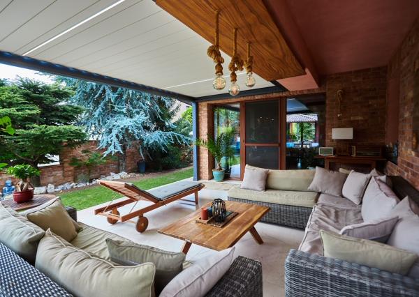 Prenájom nadštandardný 4 izbový rodinný dom, garáž, bazén