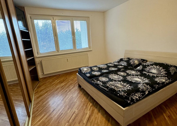 Prenájom veľký 3 izbový byt, balkón, Klokočina