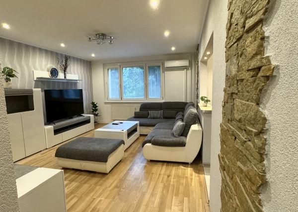 Prenájom veľký 3 izbový byt, balkón, Klokočina