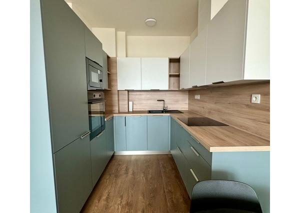 Predaj 2 izbový byt, lukratívny projekt Apollo Residence, garážové státie