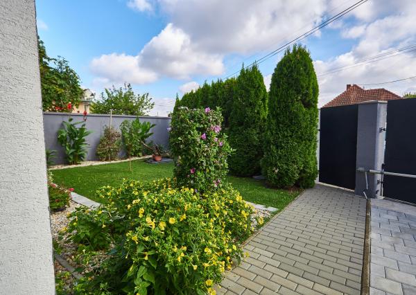 Predaj 4 izbový rodinný dom, 5,5á pozemok, Šoporňa