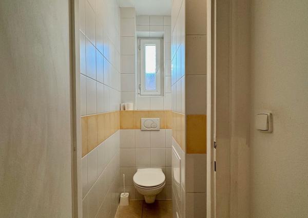 Predaj  2 izbový byt, 67m2, tehla, úplné centrum mesta