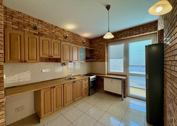 Predaj  2 izbový byt, 67m2, tehla, úplné centrum mesta