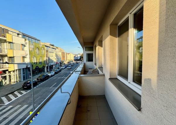 Predaj  2 izbový byt, 67m2, tehla, úplné centrum mesta