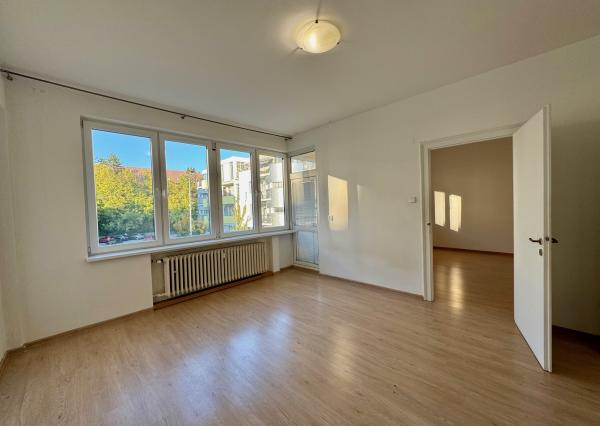 Predaj  2 izbový byt, 67m2, tehla, úplné centrum mesta