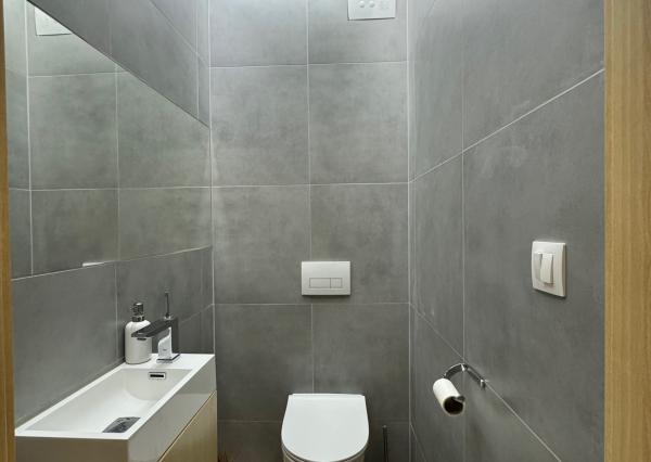 Prenájom krásny 2 izbový byt, novostavba, garážové státie, terasa 5m2