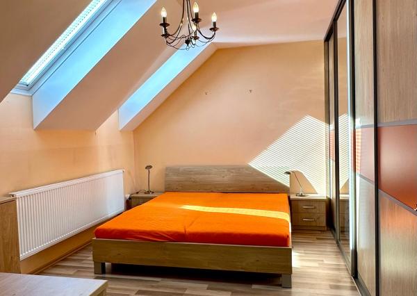 Predaj 3 izb. byt Bojnice, parkovacie miesto, REZERVOVANÉ.