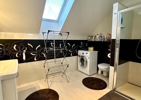 Predaj 3 izb. byt Bojnice, parkovacie miesto, REZERVOVANÉ.