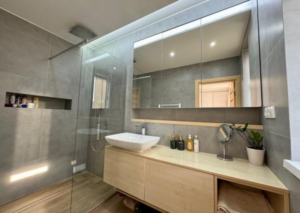 Prenájom krásny 2 izbový byt, novostavba, garážové státie, terasa 5m2