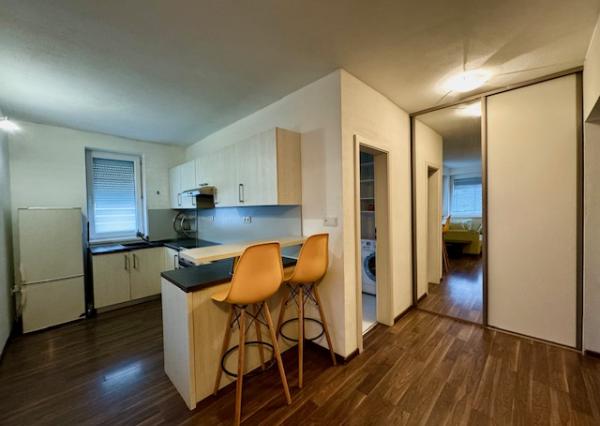 Prenájom 1 izbový byt, novostavba, park. miesto