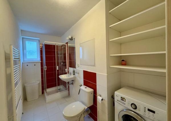 Prenájom 1 izbový byt, novostavba, park. miesto