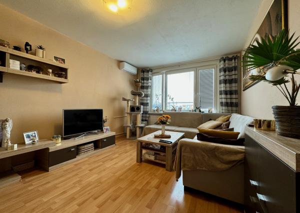 Predaj veľký 2 izbový byt, 2x balkón, Chrenová, zariadený