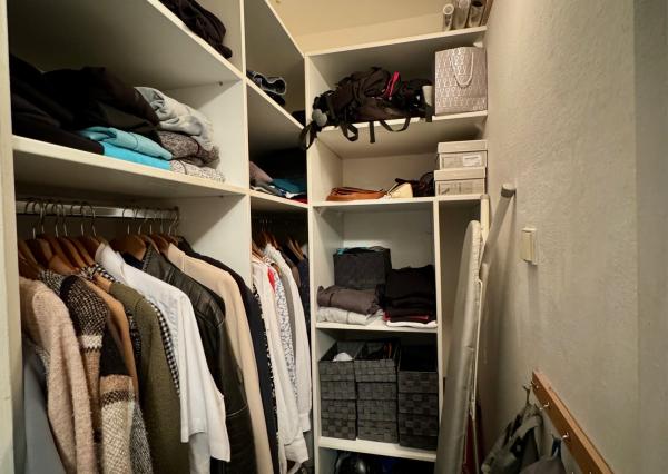 Predaj veľký 2 izbový byt, 2x balkón, Chrenová, zariadený