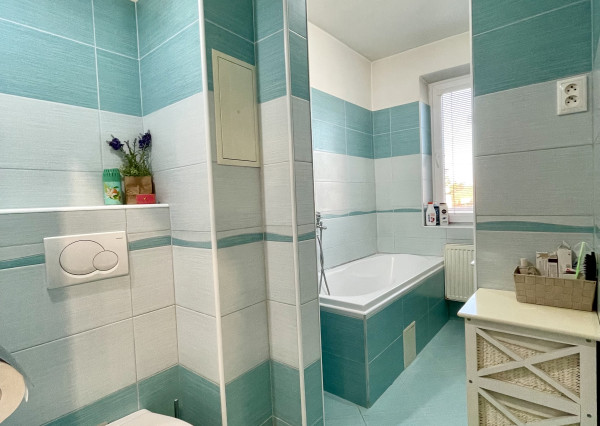 Predaj 3.izbový byt tehlová bytovka, garáž, altánok, bazén