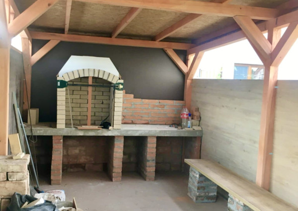 Predaj 3.izbový byt tehlová bytovka, garáž, altánok, bazén